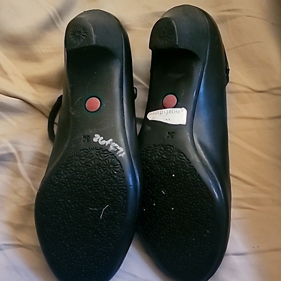 Black Camper heals - Picture 3 of 4